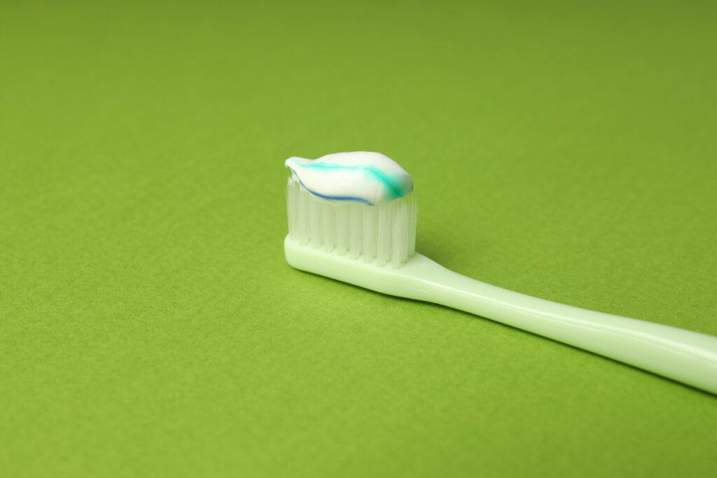 Do the benefits of using toothpaste tablets instead of traditional tubbed toothpaste outweigh some of the cons?